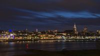 Skyline Nijmegen avondfotografie van Cindy Arts thumbnail