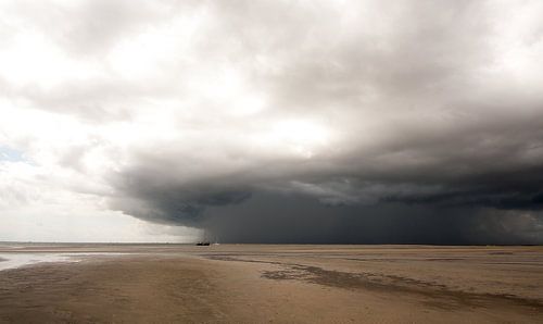 Onweersbui boven Terschelling von Contrast inBeeld