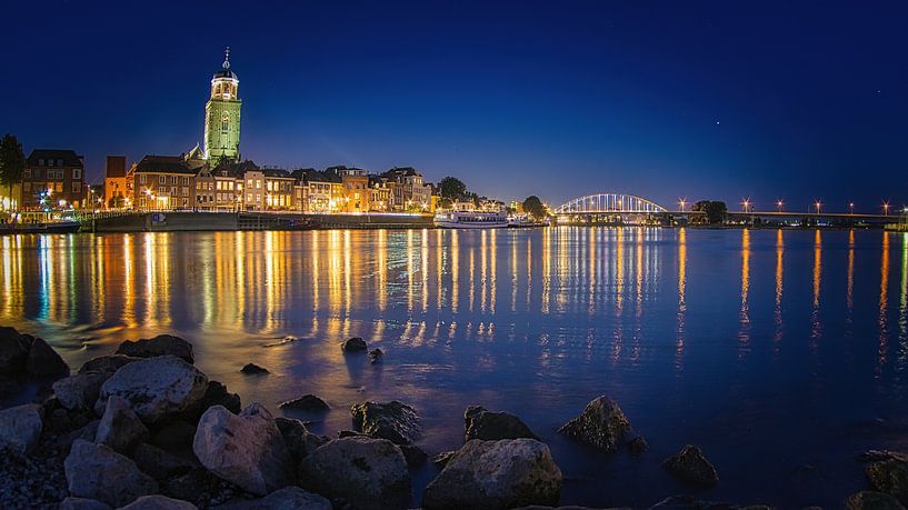 Deventer skyline avond van Rob De Jong