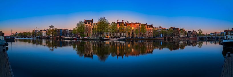 View of the Amstel river (east side) in Amsterdam, 2021 - 7 by Amsterdam.Photos