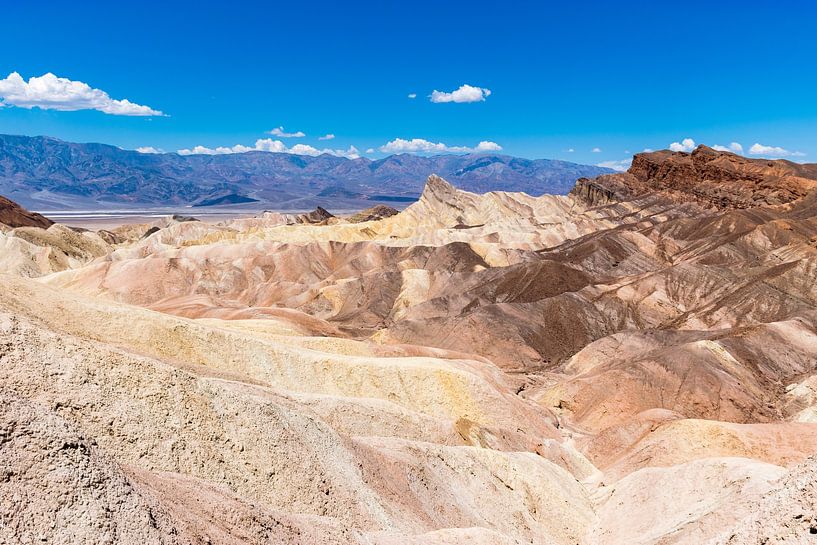 Prachtig uitzicht in Death valley Nationaal Park in Amerika van Linda Schouw