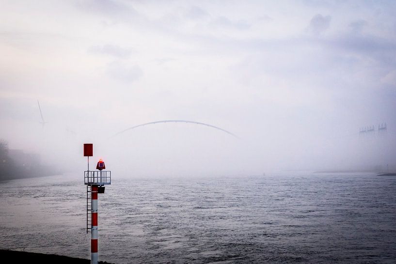 Crossing in the fog by Maerten Prins
