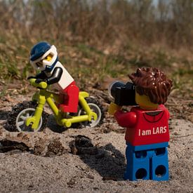Motorcrossing im Wald mit Lars von Ilze de Meer