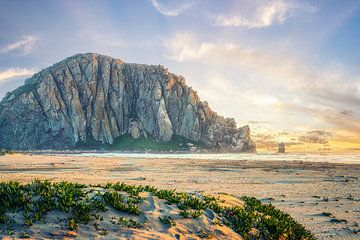 Een zonsondergang op Morro Rock - Morro Bay Beauty van Joseph S Giacalone Photography