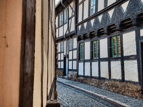 Verborgene Gasse – Zeitlose Fachwerkidylle in Wernigerode