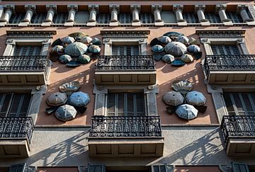 Hausfassade in Barcelona von Dieter Walther