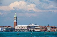 Venetië met prachtig wolkendek van Ton de Koning thumbnail