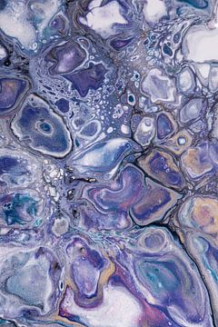 Vloeibare kleuren: blauw, paars, turqouise, cyaan en andere kleuren stromen langs elkaar van Marjolijn van den Berg