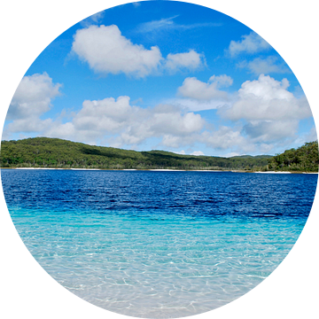 Het blauwe water van het meer van McKenzie - Fraser Island, Australië van Be More Outdoor