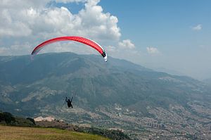 Parapente in Medillin van Richard Wareham