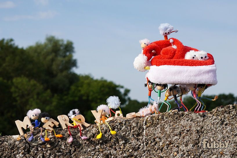 Fubby mit Weihnachtsmannmütze Abenteuer. von Sailographic Paula