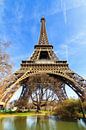 Étang sous la Tour Eiffel par Dennis van de Water Aperçu