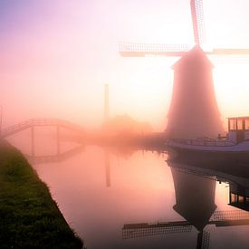 Misty windmill De Kaagmolen van Marc Hollenberg
