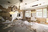 Ziekenhuis in Pripyat - Chernobyl. van Roman Robroek - Foto's van Verlaten Gebouwen thumbnail