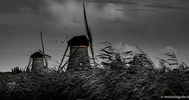 Kinderdijk mills by Henk Veenstra