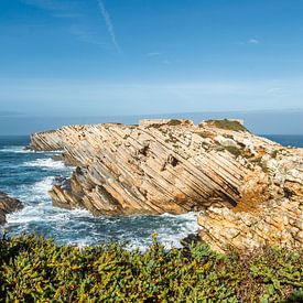 La côte rocheuse de Peniche au Portugal (0197) sur Reezyard