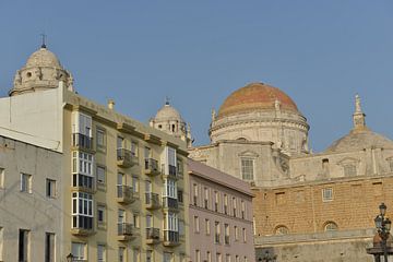 Moderniteit ontmoet de barokke kathedraal van Cádiz van Silva Wischeropp