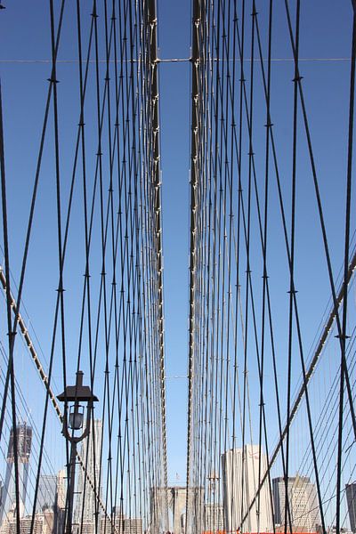 Symmetrie der Brooklyn Bridge von Brenda van der Hoek