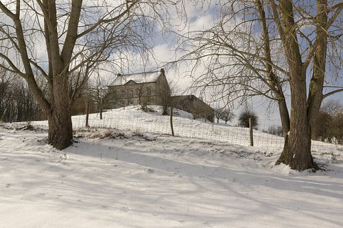 Hoeve Zonneberg op Sint-Pieter (gem. Maastricht) in de sneeuw.