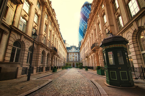 Londres d'hier et d'aujourd'hui I (The Gherkin)