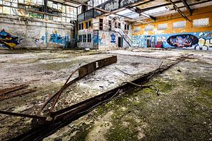 Leere marode Montagehalle - Lost Place Alter Flugplatz Rangsdorf