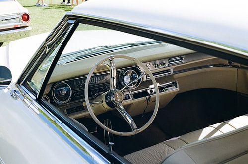 Klassisches US-Car Cockpit (Echte Analog-Fotografie)