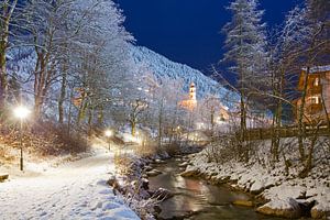 Das winterliche Flachau mit der Enns