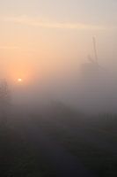 De Broekmolen in de mist