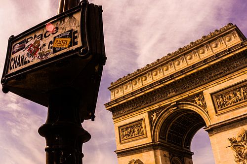 En un clin d'œil, l'Arc de Triomphe est passé