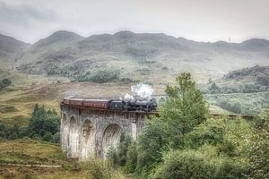 Harry Potter train - Glenfinnan - Scotland (UK) by Mart Houtman