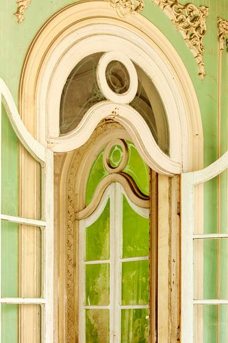 Dreaming of the past - Elegante glazen paleis deuren - Cuba