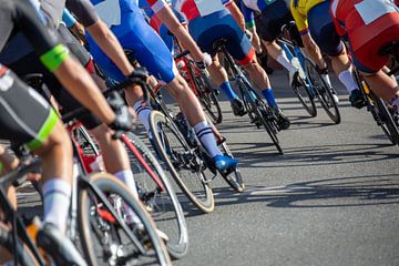 Detailausschnitt von einem Radrennen (Rennrad, Symbolbild) von Udo Herrmann