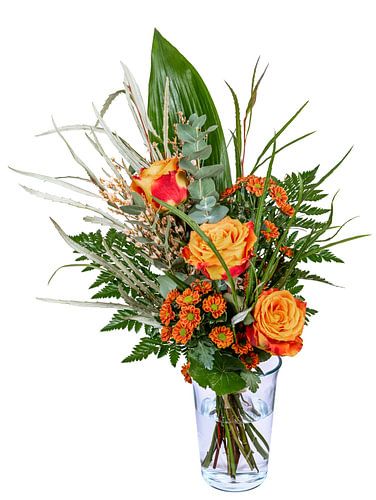 Boeket bloemen in een vaas op een witte achtergrond