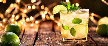 Verfrissende cocktail met limoenen van Poster Art Shop