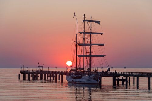 Zonsopgang bij de pier Binz