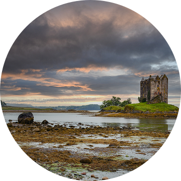 Castle Stalker in Schotland van Tim Vlielander