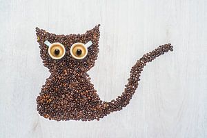 Einzigartiges Kunstwerk der Kaffeekatze - Espresso-Augen und Kaffeebohnen-Körper