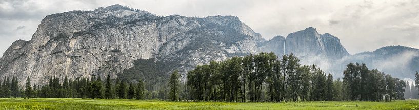 Montagnes de granit dans le parc national de Yosemite par Joost van Rekum