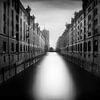 Hamburger Speicherstadt in der Hafencity von Hamburg von Manfred Voss, Schwarz-weiss Fotografie