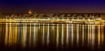 panorama Amsterdam Central Station von Ada van der Lugt