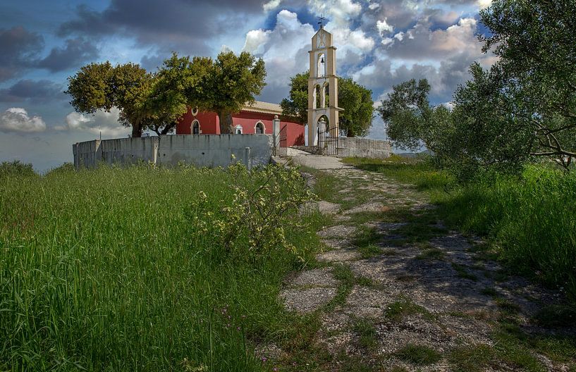 Landstraße zur Kirche auf einem Hügel auf Korfu Griechenland von Albert Brunsting
