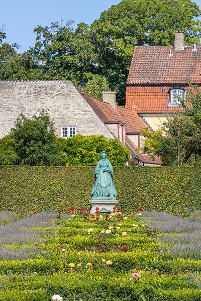Rosenburg rose garden castle by Sander Groenendijk