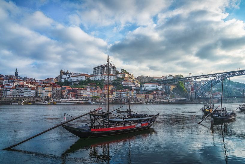 Porto awakens with beauty by Loris Photography
