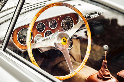 Ferrari 250 GT Europa klassieke grand tourer dashboard