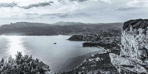 Corniche des Crêtes aan de Côte d'Azur - monochroom