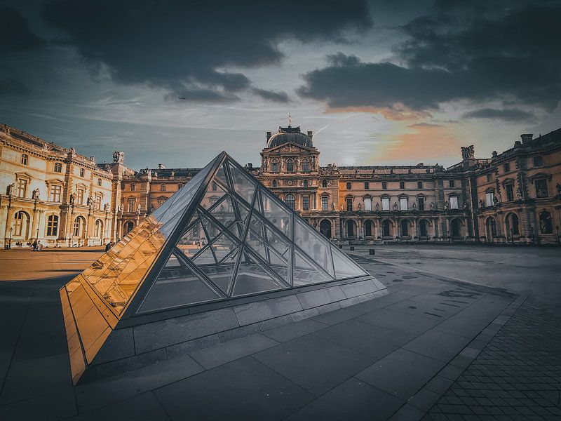 Louvre Museum by Hello Pompoyo