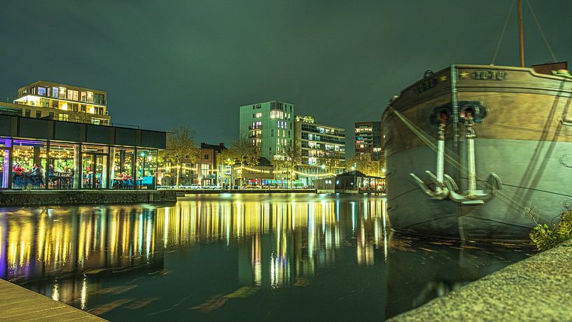 Autumn evening at Piushaven by Freddie de Roeck