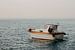 boot bij zonsopkomst op de Middellandse zee Amalfi kust italie van sonja koning