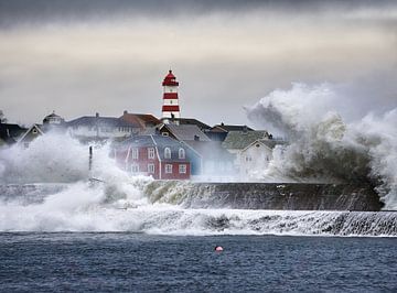 Grote storm on Alnes, Godøy, Noorwegen van qtx