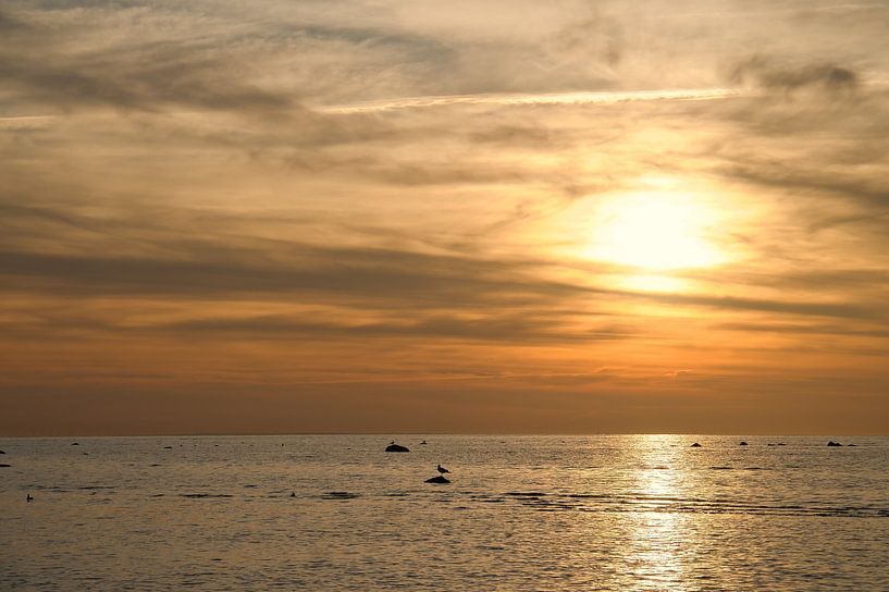 Zonsondergang op het strand van Zingst, romantisch van Martin Köbsch
